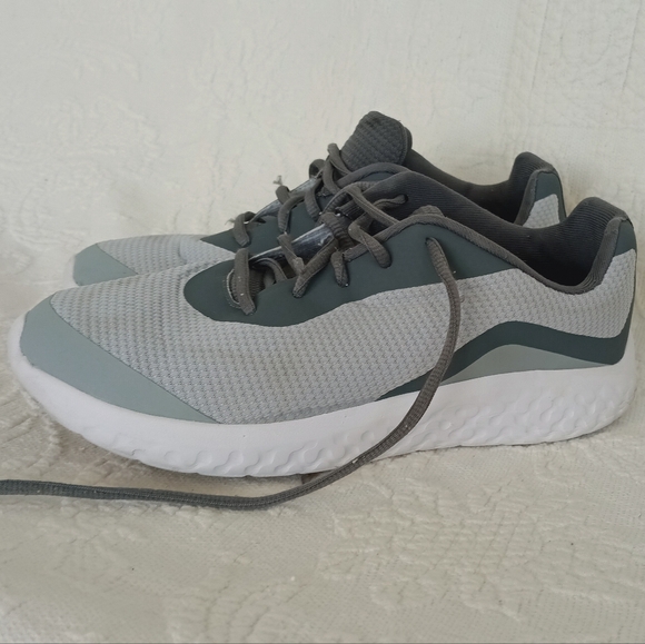 Athletic Works Gray Sneakers Workout Cheap Girl Hiking Back To School Neutral - Picture 1 of 11